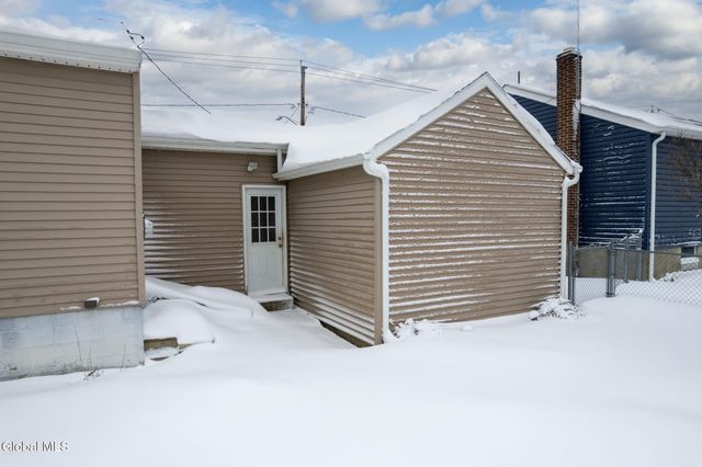 43 Sherwood Avenue, East Greenbush, NY 12144