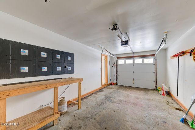 43 Sherwood Avenue, East Greenbush, NY 12144