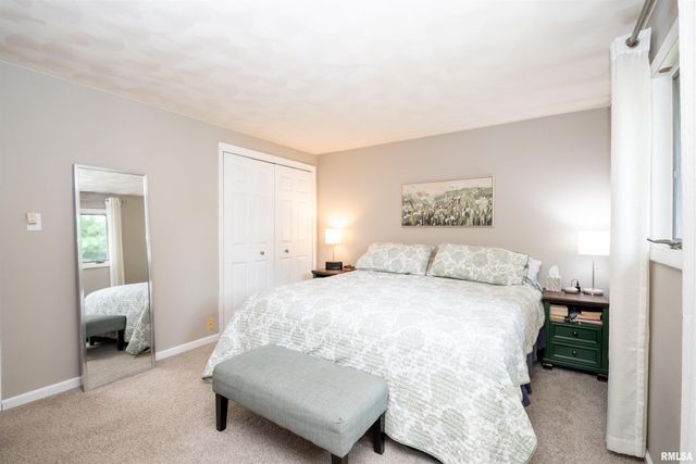 3227 W WILSHIRE Drive, Peoria, IL 61614
