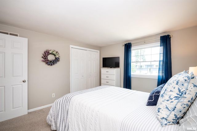 3227 W WILSHIRE Drive, Peoria, IL 61614