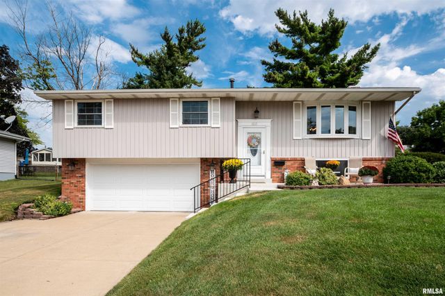 3227 W WILSHIRE Drive, Peoria, IL 61614