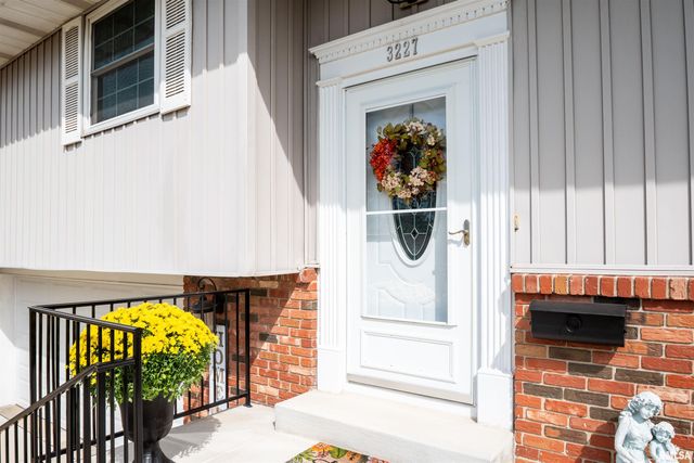3227 W WILSHIRE Drive, Peoria, IL 61614