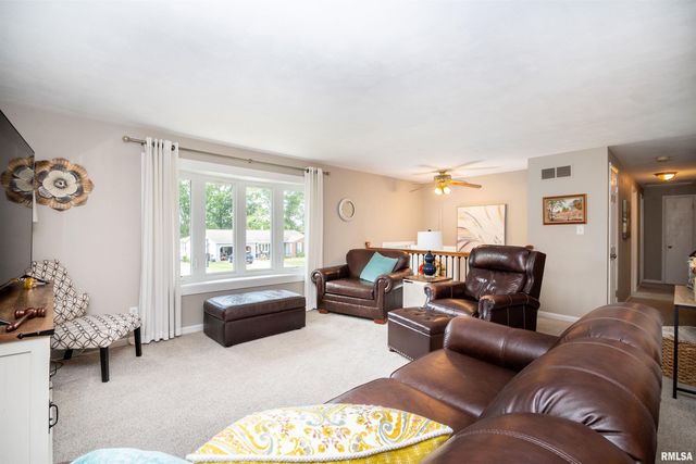 3227 W WILSHIRE Drive, Peoria, IL 61614