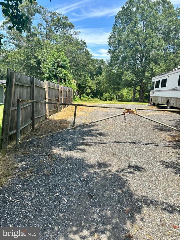 16227 LIVINGSTON RD, Accokeek, MD 20607