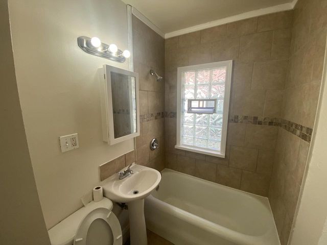 4702 N 31st STREET, Milwaukee, WI 53209