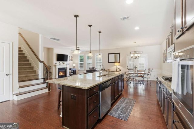 7232 Lake Sterling Boulevard, Flowery Branch, GA 30542