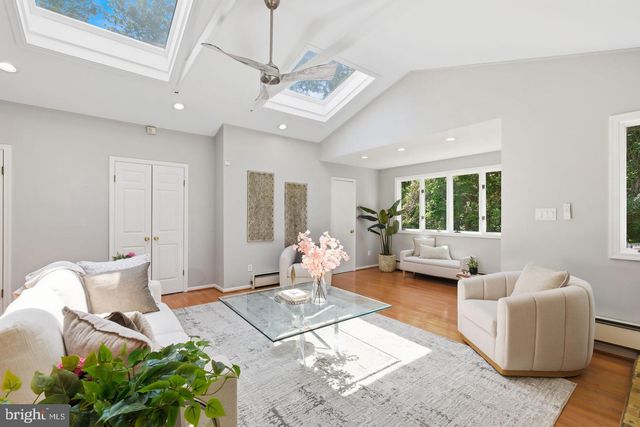 10240 COLEBROOK AVE, Potomac, MD 20854