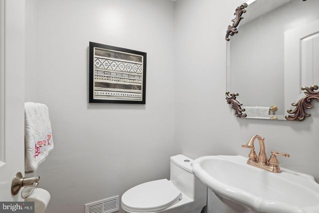10240 COLEBROOK AVE, Potomac, MD 20854