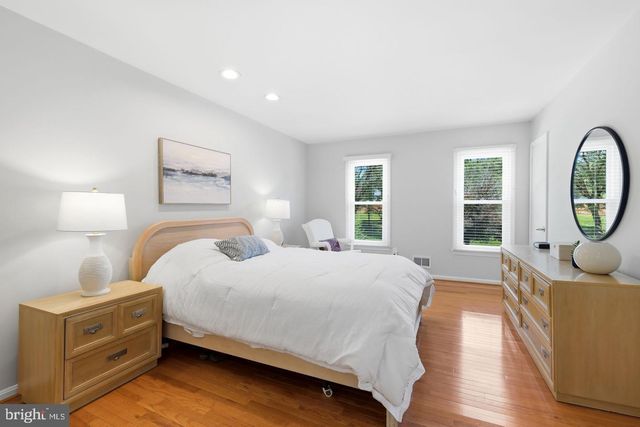 10240 COLEBROOK AVE, Potomac, MD 20854