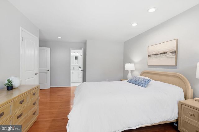 10240 COLEBROOK AVE, Potomac, MD 20854