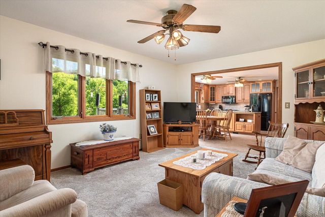 W5373 Boma ROAD, La Crosse, WI 54601