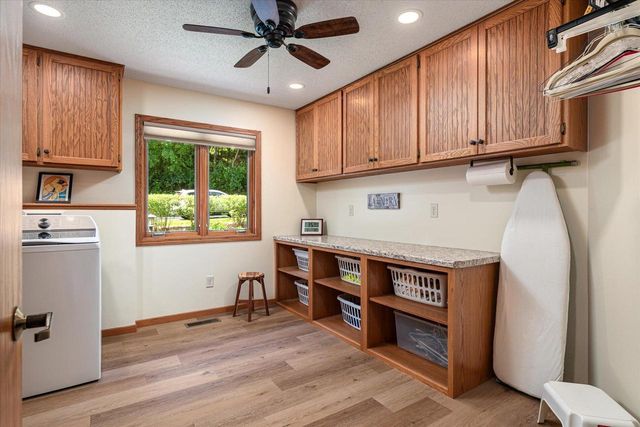 W5373 Boma ROAD, La Crosse, WI 54601