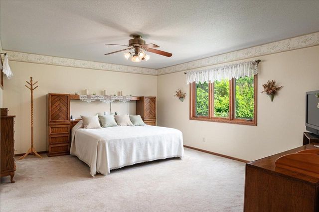 W5373 Boma ROAD, La Crosse, WI 54601