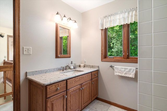 W5373 Boma ROAD, La Crosse, WI 54601