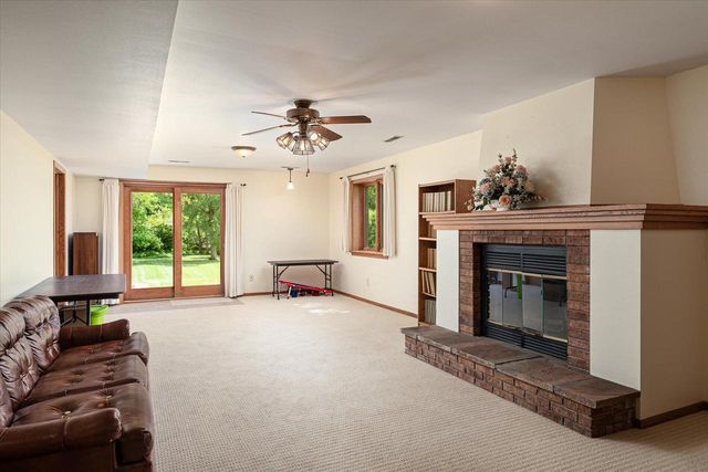 W5373 Boma ROAD, La Crosse, WI 54601