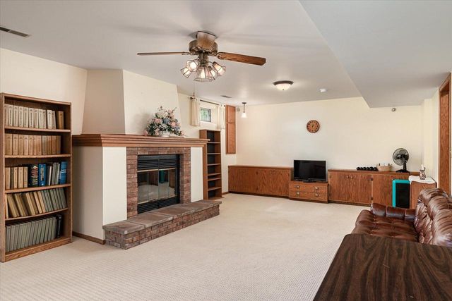W5373 Boma ROAD, La Crosse, WI 54601