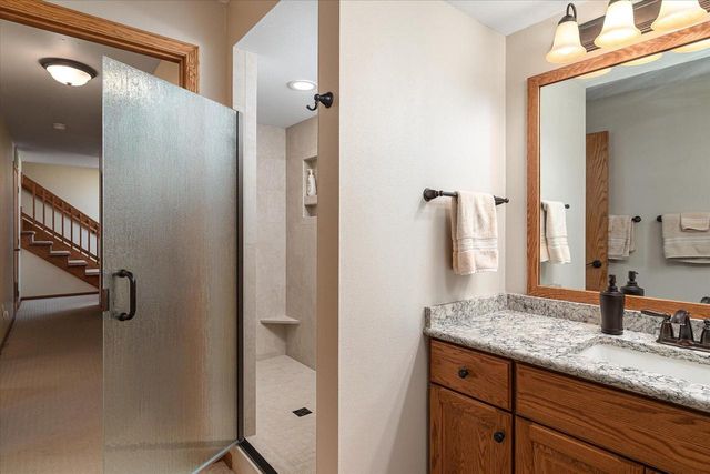 W5373 Boma ROAD, La Crosse, WI 54601