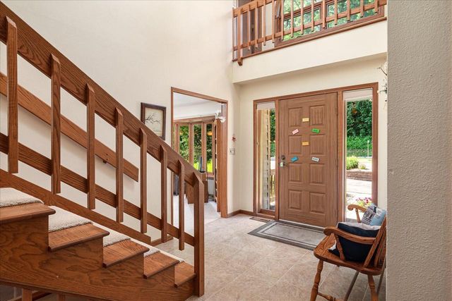 W5373 Boma ROAD, La Crosse, WI 54601