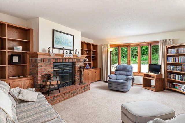 W5373 Boma ROAD, La Crosse, WI 54601