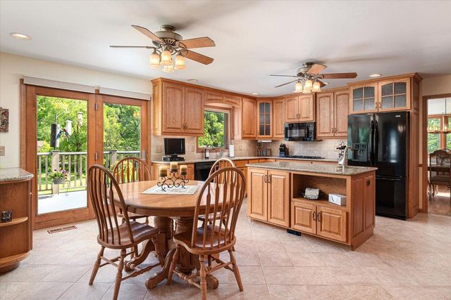 W5373 Boma ROAD, La Crosse, WI 54601