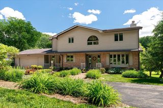 W5373 Boma ROAD, La Crosse, WI 54601