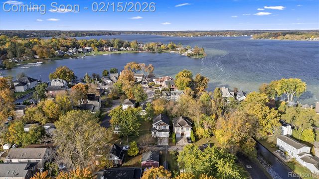 2136 Brock Street, Keego Harbor, MI 48320