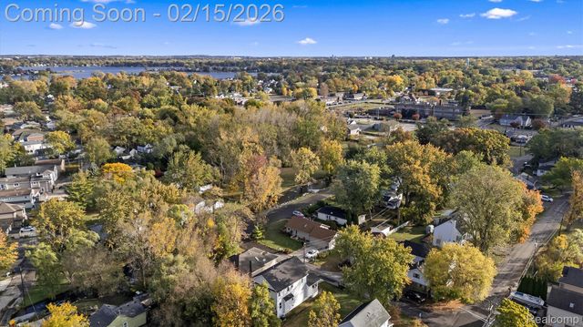 2136 Brock Street, Keego Harbor, MI 48320