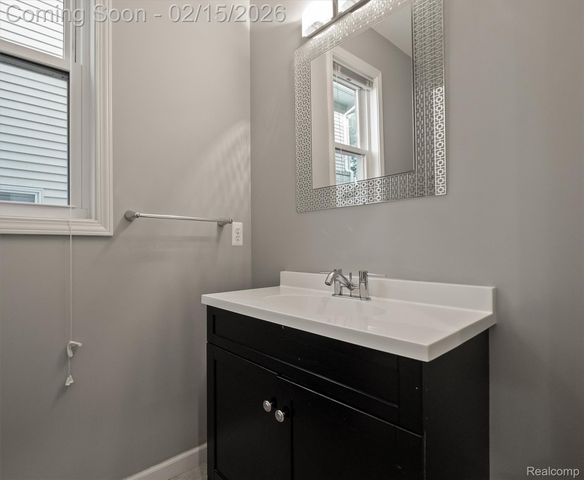 2136 Brock Street, Keego Harbor, MI 48320