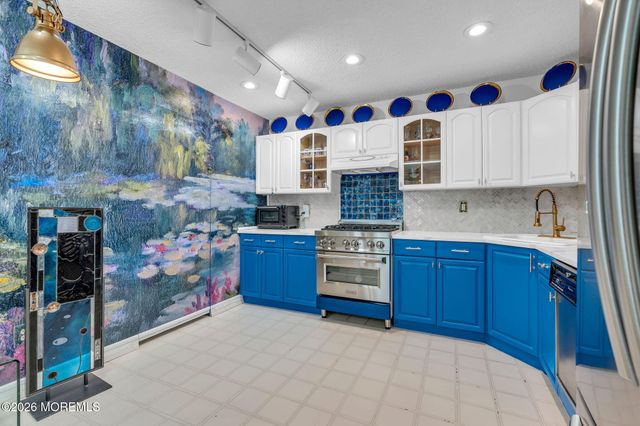 96 Tulip Lane, Freehold, NJ 07728