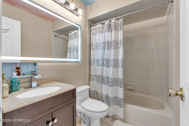 96 Tulip Lane, Freehold, NJ 07728