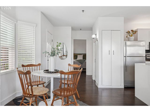 315 Nw UPTOWN Ter A1, Portland, OR 97210