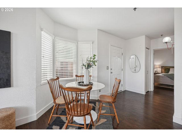 315 Nw UPTOWN Ter A1, Portland, OR 97210