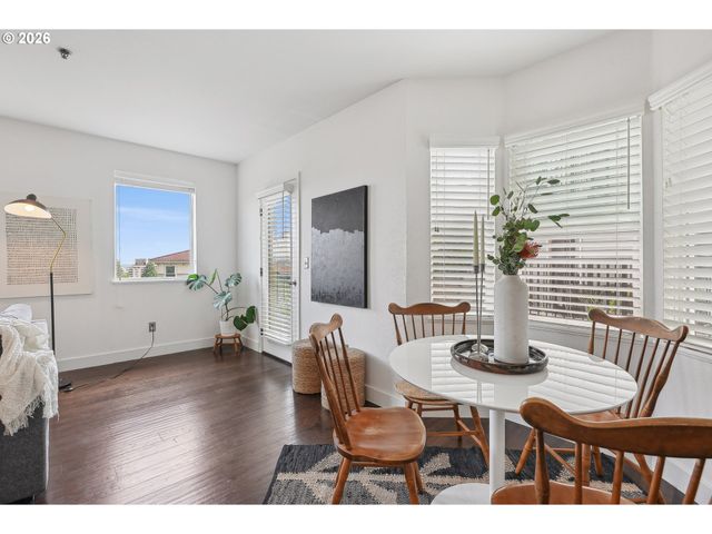 315 Nw UPTOWN Ter A1, Portland, OR 97210