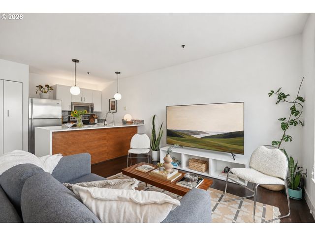 315 Nw UPTOWN Ter A1, Portland, OR 97210