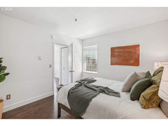 315 Nw UPTOWN Ter A1, Portland, OR 97210