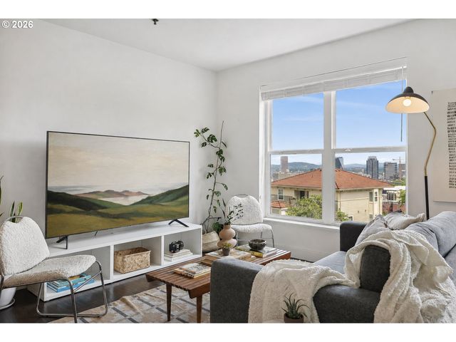 315 Nw UPTOWN Ter A1, Portland, OR 97210