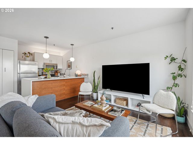 315 Nw UPTOWN Ter A1, Portland, OR 97210