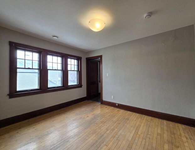 4839 N 18th STREET, Milwaukee, WI 53209