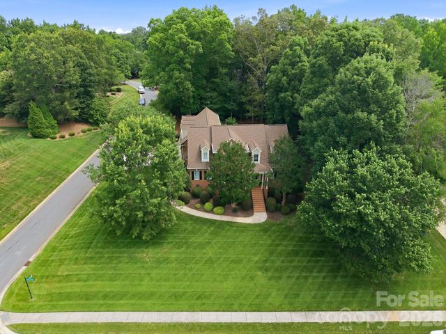 1016 Firethorne Club Drive, Waxhaw, NC 28173
