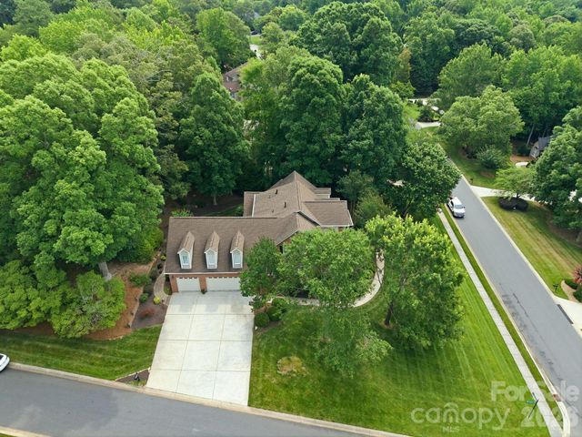 1016 Firethorne Club Drive, Waxhaw, NC 28173