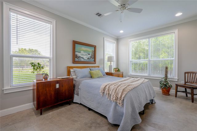 118 Ruth Drive, Robinson, TX 76706