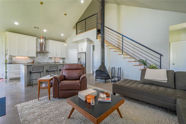 118 Ruth Drive, Robinson, TX 76706