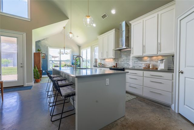 118 Ruth Drive, Robinson, TX 76706