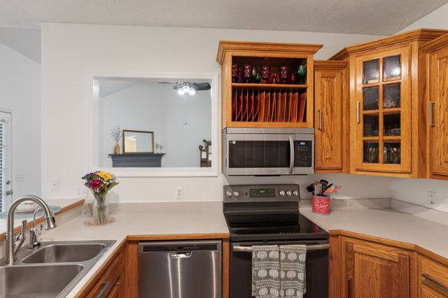 125 Cherokee Dr, White House, TN 37188