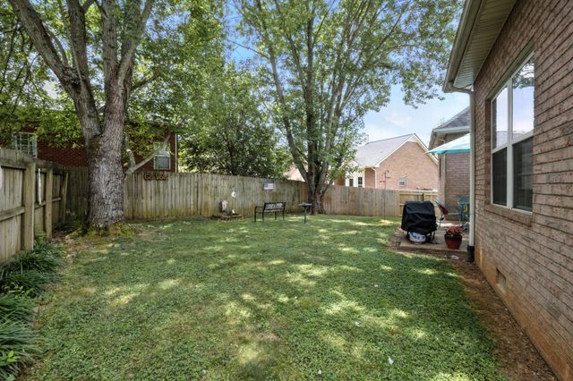 125 Cherokee Dr, White House, TN 37188