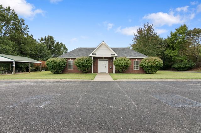 125 Cherokee Dr, White House, TN 37188