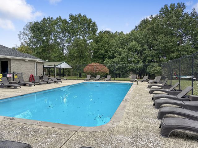 125 Cherokee Dr, White House, TN 37188