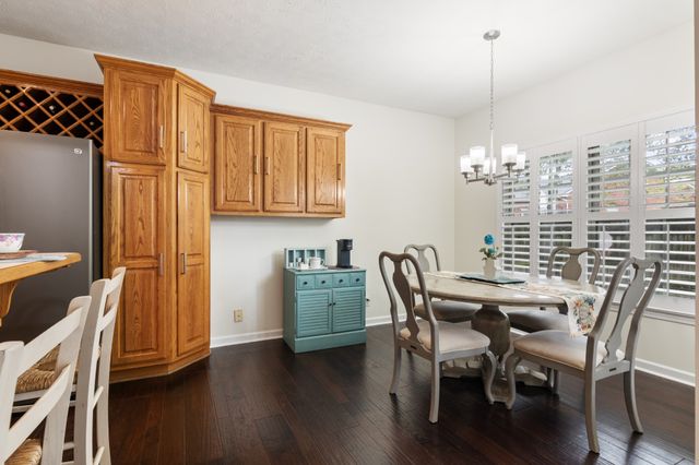 125 Cherokee Dr, White House, TN 37188