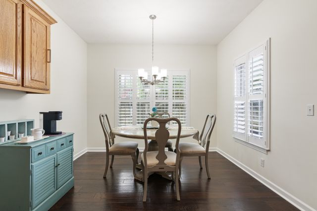 125 Cherokee Dr, White House, TN 37188