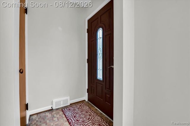 1719 Highview Street, Dearborn, MI 48128
